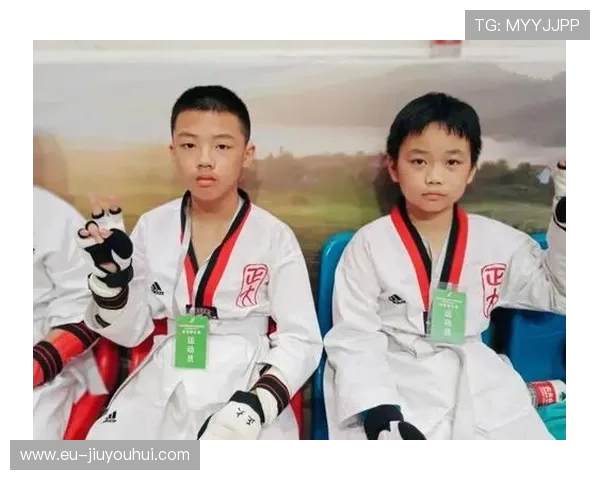 华友钴业企业足球队勇夺冠军 展现团队精神与拼搏力量